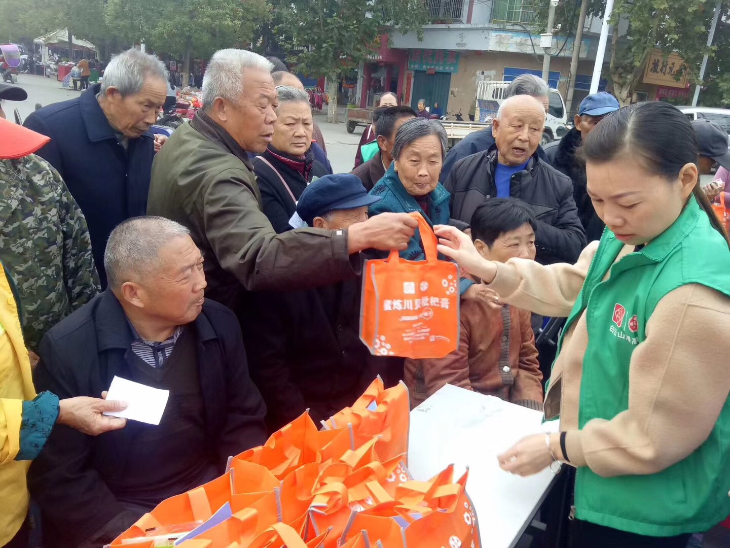 微信图片_20181018141650.jpg 微信图片_20181018141650.jpg