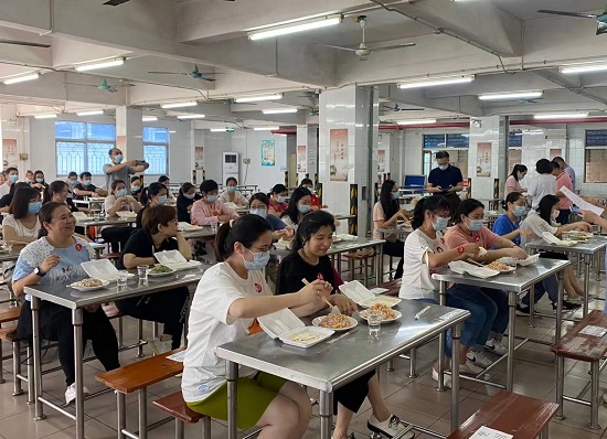 比赛现场2.jpg 比赛现场2.jpg