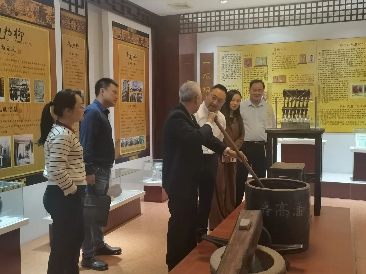 b664c1add4f06f13036616b61e04be50.jpg b664c1add4f06f13036616b61e04be50.jpg